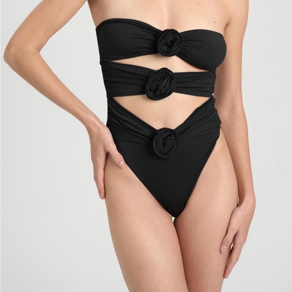 La Reveche Vesna one piece Black
